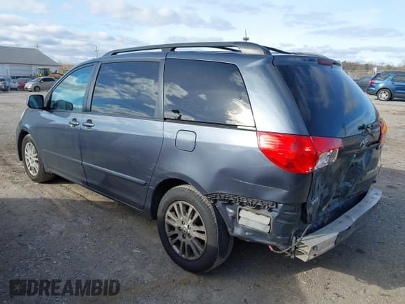 ✅ 2010 Toyota Sienna XLE Limited • VIN: 5TDYK4CC2AS291674 • Lot: 43815200. Wystawiony na IAAI z przebiegiem 231 078 mil. Bezpłatny archiwum sprzedaży aukcyjnych z USA i szczegółowy raport historii pojazdu na DreamBid. Zdjęcie 3.