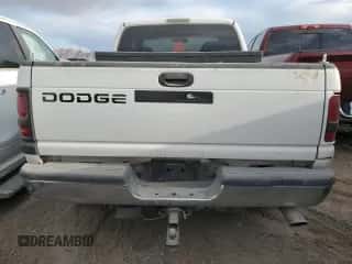 ✅ 2001 Dodge 1500 • VIN: 3B7HC13Y11M556169 • Лот: 88175425. Размещён на Copart с пробегом 236 785 миль миль. Получите бесплатный доступ к архиву аукционных продаж из США и посмотрите подробный отчёт об истории автомобиля на DreamBid. Изображение 6.