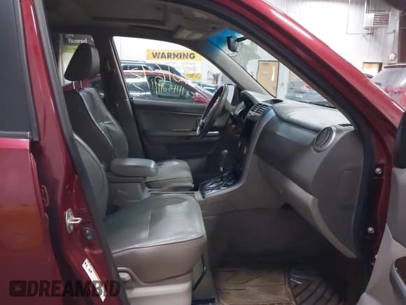 ✅ 2006 Suzuki Grand Vitara Luxury • VIN: JS3TD947264106126 • Lot: 41961693. Listed on IAAI with 146,105 mi. Free auction sales archive from the USA and detailed vehicle history report at DreamBid. Image 5.