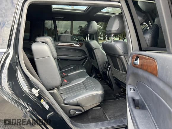✅ 2018 Mercedes-Benz GL 450 • VIN: 4JGDF6EE9JA997191 • Lot: 48873724. Listed on Copart with 209,501 mi. Free auction sales archive from the USA and detailed vehicle history report at DreamBid. Image 6.