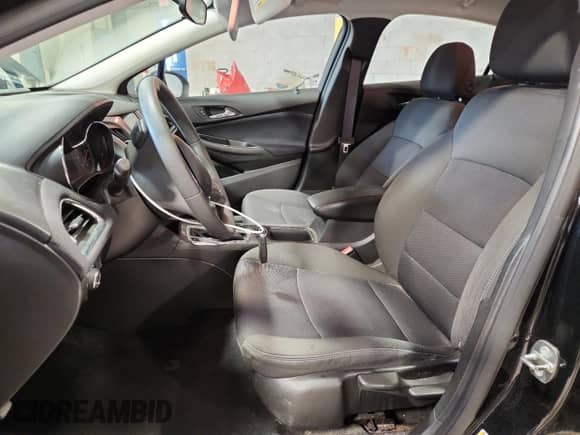 2016 Chevrolet Cruze LT z VIN 1G1BE5SM4G7305163, wystawiony jako Copart lot #89530065 z przebiegiem 54 492 mil mil oraz Szkoda całkowita • Salvage title. Historia ofert i sprzedaży dostępna na DreamBid. Obrazek 7.