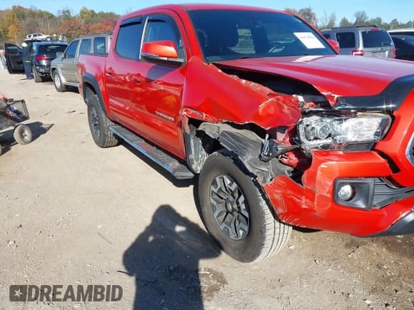 ✅ 2018 Toyota Tacoma TRD Sport • VIN: 3TMAZ5CN9JM060159 • Lot: 43674984. Listed on IAAI with 70,613 mi. Free auction sales archive from the USA and detailed vehicle history report at DreamBid. Image 6.