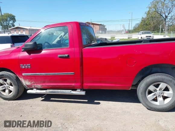 ✅ 2013 Ram 1500 Tradesman • VIN: 3C6JR6DG9DG568048 • Lot: 40549990. Wystawiony na IAAI z przebiegiem 155 646 mil. Bezpłatny archiwum sprzedaży aukcyjnych z USA i szczegółowy raport historii pojazdu na DreamBid. Zdjęcie 14.