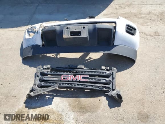 ✅ 2018 GMC Canyon 2WD • VIN: 1GTG5BEN8J1142124 • Лот: 52396385. Опубликован ранее на Copart с пробегом 100 836 миль. Бесплатный доступ к архиву аукционных продаж из США и подробный отчёт об истории автомобиля на DreamBid. Изображение 12.