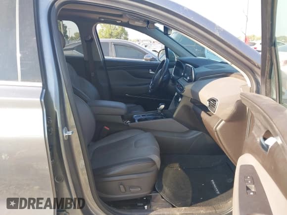 ✅ 2019 Hyundai Santa Fe Limited • VIN: 5NMS53AD2KH062449 • Lot: 43330114. Listed on IAAI with 85,838 mi. Free auction sales archive from the USA and detailed vehicle history report at DreamBid. Image 5.