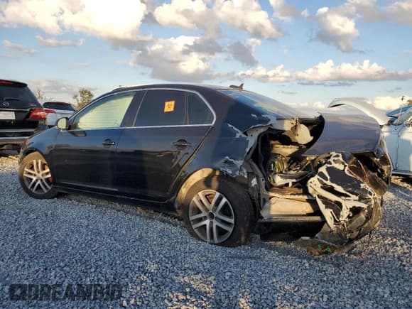 ✅ 2005 Volkswagen Jetta 2.5L • VIN: 3VWDF71KX5M614113 • Лот: 86473884. Опубликован ранее на Copart с пробегом Не указан. Бесплатный доступ к архиву аукционных продаж из США и подробный отчёт об истории автомобиля на DreamBid. Изображение 2.