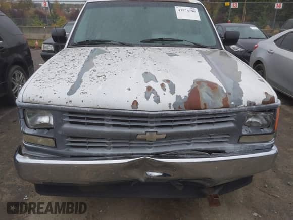 1994 Chevrolet Silverado 1500 z VIN 1GCEK14Z9RZ113856, wystawiony jako IAAI lot #43573290 z przebiegiem 247 761 mil mil oraz . Historia ofert i sprzedaży dostępna na DreamBid. Obrazek 6.