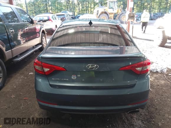 ✅ 2015 Hyundai Sonata SE • VIN: 5NPE24AF0FH222284 • Lot: 43476100. Listed on IAAI with 112,491 mi. Free auction sales archive from the USA and detailed vehicle history report at DreamBid. Image 17.