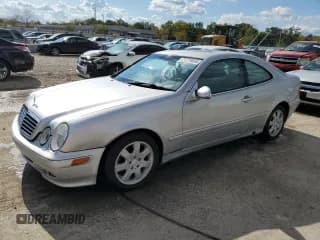 ✅ 2000 Mercedes-Benz CLK 320/430 • VIN: WDBLJ65G9YF132328 • Lot: 71779694. Wystawiony na Copart z przebiegiem 113 412 mil. Bezpłatny archiwum sprzedaży aukcyjnych z USA i szczegółowy raport historii pojazdu na DreamBid. Zdjęcie 1.