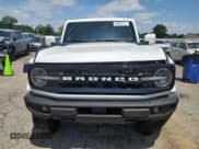 ✅ 2024 Ford Bronco Outer Banks • VIN: 1FMDE8BH6RLB02611 • Лот: 55033275. Опубликован ранее на Copart с пробегом 8 590 миль. Бесплатный доступ к архиву аукционных продаж из США и подробный отчёт об истории автомобиля на DreamBid. Изображение 5.