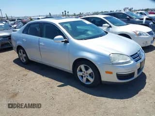 ✅ 2009 Volkswagen Jetta SE • VIN: 3VWRZ71K19M052461 • Lot: 42299760. Listed on IAAI with 84,297 mi. Free auction sales archive from the USA and detailed vehicle history report at DreamBid. Image 1.