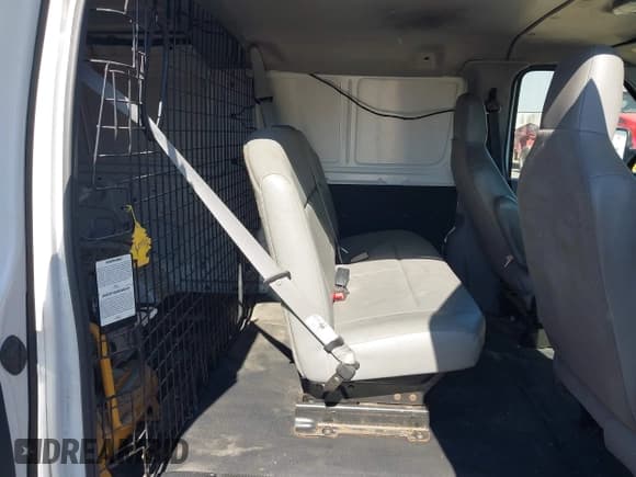 ✅ 2014 Ford Econoline Cargo Commercial • VIN: 1FTNE1EL7EDA59384 • Lot: 43391909. Wystawiony na IAAI z przebiegiem 306 342 mil. Bezpłatny archiwum sprzedaży aukcyjnych z USA i szczegółowy raport historii pojazdu na DreamBid. Zdjęcie 8.