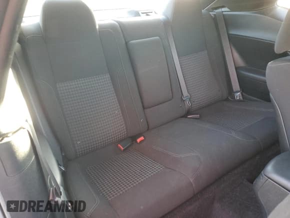 ✅ 2017 Dodge Challenger R/T • VIN: 2C3CDZBT7HH604511 • Lot: 43151223. Wystawiony na Copart z przebiegiem 61 994 mil. Bezpłatny archiwum sprzedaży aukcyjnych z USA i szczegółowy raport historii pojazdu na DreamBid. Zdjęcie 10.