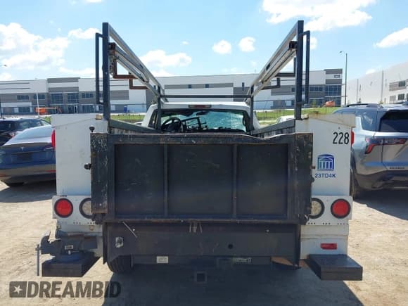 ✅ 1999 Chevrolet Silverado 2500 • VIN: 1GCGC24R8XR707587 • Лот: 43312643. Опубликован ранее на IAAI с пробегом 132 286 миль. Бесплатный доступ к архиву аукционных продаж из США и подробный отчёт об истории автомобиля на DreamBid. Изображение 16.