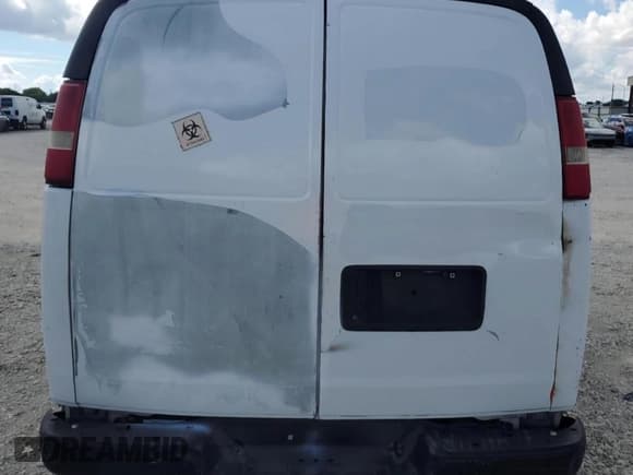 ✅ 2014 Chevrolet Express Cargo • VIN: 1GCSGAFX2E1125114 • Lot: 70080555. Wystawiony na Copart z przebiegiem Nie podano. Bezpłatny archiwum sprzedaży aukcyjnych z USA i szczegółowy raport historii pojazdu na DreamBid. Zdjęcie 10.