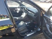 ✅ 2018 Mercedes-Benz GLC 300 • VIN: WDC0G4JBXJV063639 • Lot: 43698786. Wystawiony na IAAI z przebiegiem 35 885 mil. Bezpłatny archiwum sprzedaży aukcyjnych z USA i szczegółowy raport historii pojazdu na DreamBid. Zdjęcie 5.