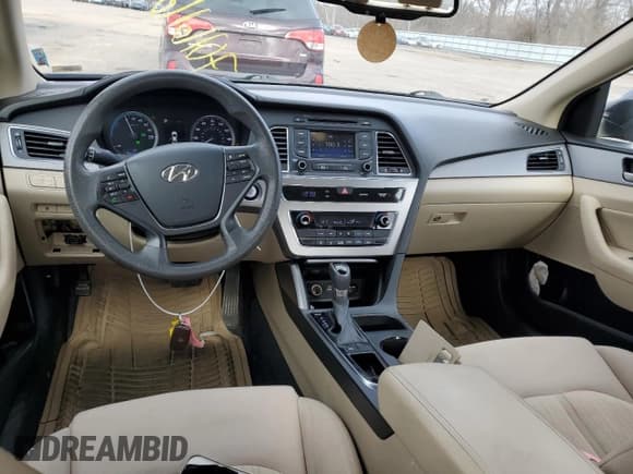 ✅ 2016 Hyundai Sonata SE • VIN: KMHE24L18GA025627 • Лот: 70161692. Опубликован ранее на Copart с пробегом 176 228 миль. Бесплатный доступ к архиву аукционных продаж из США и подробный отчёт об истории автомобиля на DreamBid. Изображение 8.