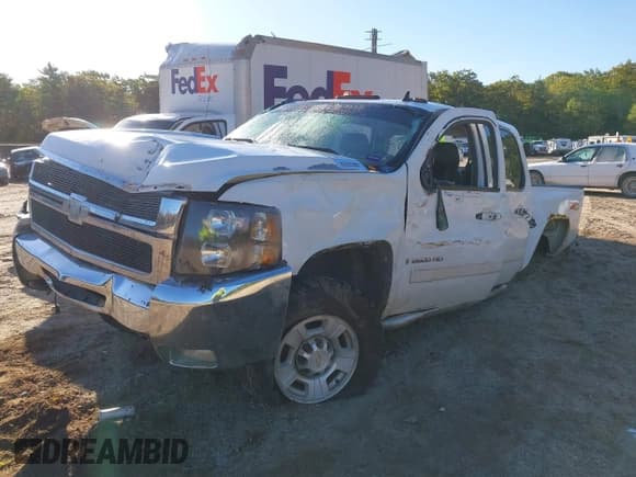 ✅ 2007 Chevrolet Silverado 2500HD 1LT • VIN: 1GCHK23647F553914 • Лот: 43413805. Опубликован ранее на IAAI с пробегом 235 158 миль. Бесплатный доступ к архиву аукционных продаж из США и подробный отчёт об истории автомобиля на DreamBid. Изображение 6.