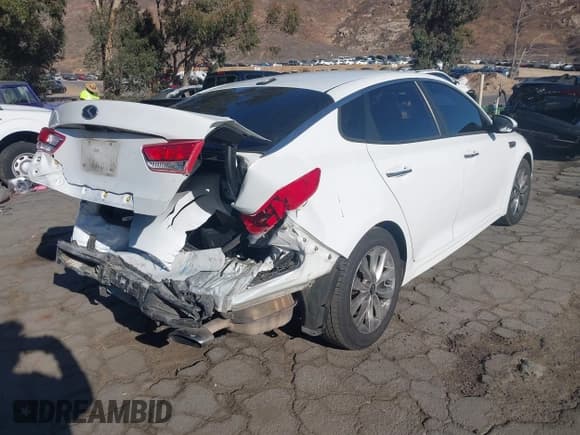 ✅ 2016 Kia Optima LX • VIN: 5XXGT4L33GG045994 • Lot: 43661007. Listed on IAAI with 135,241 mi. Free auction sales archive from the USA and detailed vehicle history report at DreamBid. Image 4.