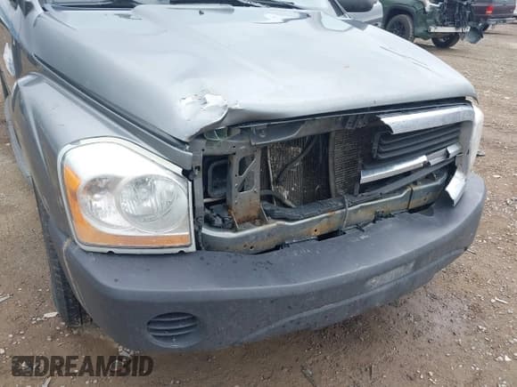 ✅ 2005 Dodge Durango SXT • VIN: 1D4HB38N55F575894 • Лот: 42257542. Опубликован ранее на IAAI с пробегом 260 069 миль. Бесплатный доступ к архиву аукционных продаж из США и подробный отчёт об истории автомобиля на DreamBid. Изображение 6.