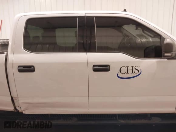 ✅ 2020 Ford F-150 XL • VIN: 1FTFW1E52LKD82706 • Lot: 40228482. Wystawiony na IAAI z przebiegiem 85 825 mil. Bezpłatny archiwum sprzedaży aukcyjnych z USA i szczegółowy raport historii pojazdu na DreamBid. Zdjęcie 13.