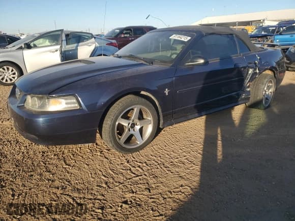 ✅ 2001 Ford Mustang Deluxe • VIN: 1FAFP44431F130921 • Lot: 91164215. Listed on Copart with 105,073 mi. Free auction sales archive from the USA and detailed vehicle history report at DreamBid. Image 1.