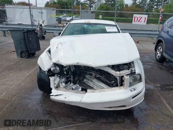 ✅ 2006 Ford Mustang GT Deluxe • VIN: 1ZVFT82H865246421 • Lot: 42007809. Listed on IAAI with 205,896 mi. Free auction sales archive from the USA and detailed vehicle history report at DreamBid. Image 12.