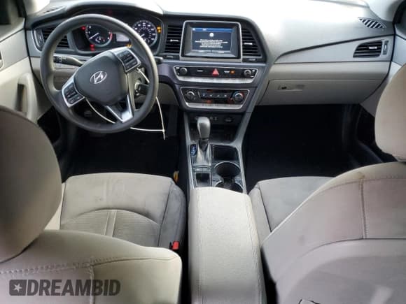 ✅ 2019 Hyundai Sonata SE • VIN: 5NPE24AF2KH818698 • Лот: 91850975. Опубликован ранее на Copart с пробегом 140 928 миль. Бесплатный доступ к архиву аукционных продаж из США и подробный отчёт об истории автомобиля на DreamBid. Изображение 8.