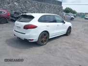 ✅ 2013 Porsche Cayenne GTS • VIN: WP1AD2A20DLA71335 • Lot: 43365970. Wystawiony na IAAI z przebiegiem 134 508 mil. Bezpłatny archiwum sprzedaży aukcyjnych z USA i szczegółowy raport historii pojazdu na DreamBid. Zdjęcie 4.