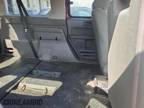 ✅ 2009 Honda Element LX • VIN: 5J6YH28329L005860 • Лот: 61751975. Опубликован ранее на Copart с пробегом 145 127 миль. Бесплатный доступ к архиву аукционных продаж из США и подробный отчёт об истории автомобиля на DreamBid. Изображение 10.