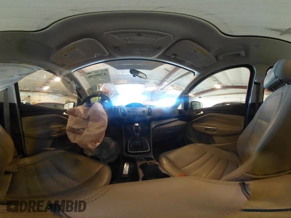 ✅ 2017 Ford C-Max SE • VIN: 1FADP5AU5HL103474 • Lot: 43406986. Wystawiony na IAAI z przebiegiem 145 014 mil. Bezpłatny archiwum sprzedaży aukcyjnych z USA i szczegółowy raport historii pojazdu na DreamBid. Zdjęcie 18.