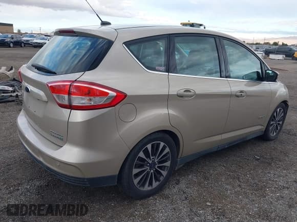 ✅ 2017 Ford C-Max Titanium • VIN: 1FADP5DU8HL103478 • Lot: 43726730. Wystawiony na IAAI z przebiegiem 87 735 mil. Bezpłatny archiwum sprzedaży aukcyjnych z USA i szczegółowy raport historii pojazdu na DreamBid. Zdjęcie 4.