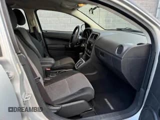 ✅ 2010 Dodge Caliber SXT • VIN: 1B3CB4HA1AD579409 • Лот: 84451614. Опубликован ранее на Copart с пробегом 100 311 миль. Бесплатный доступ к архиву аукционных продаж из США и подробный отчёт об истории автомобиля на DreamBid. Изображение 5.