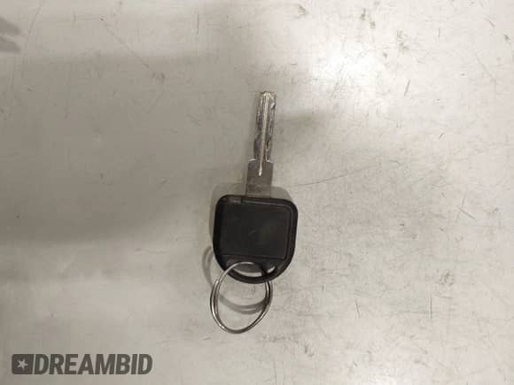 1995 BMW 3 Series z VIN WBACA5321SFG13393, wystawiony jako IAAI lot #41241124 z przebiegiem Nie podano mil oraz . Historia ofert i sprzedaży dostępna na DreamBid. Obrazek 11.