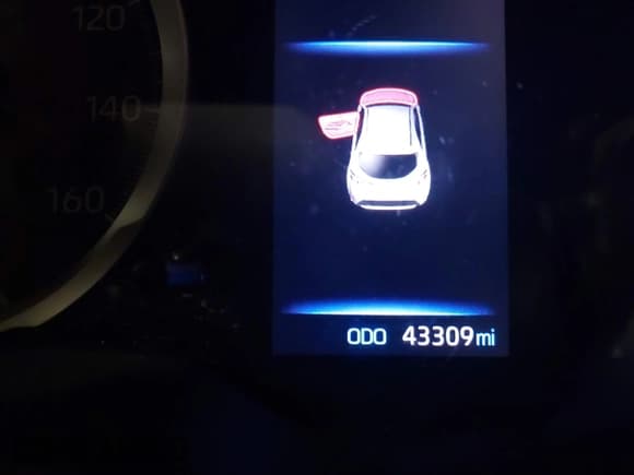 ✅ 2021 Toyota Corolla SE • VIN: JTND4MBE6M3117524 • Lot: 42978474. Wystawiony na IAAI z przebiegiem 43 309 mil. Bezpłatny archiwum sprzedaży aukcyjnych z USA i szczegółowy raport historii pojazdu na DreamBid. Zdjęcie 16.