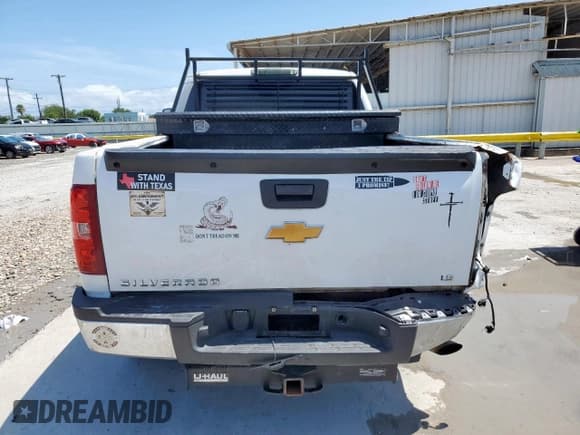 ✅ 2008 Chevrolet Silverado 2500HD Work Truck • VIN: 1GCHC29K88E168946 • Lot: 58560605. Wystawiony na Copart z przebiegiem 111 445 mil. Bezpłatny archiwum sprzedaży aukcyjnych z USA i szczegółowy raport historii pojazdu na DreamBid. Zdjęcie 6.