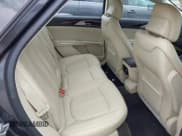 ✅ 2014 Lincoln MKZ • VIN: 3LN6L2G93ER819864 • Lot: 42948254. Wystawiony na IAAI z przebiegiem 100 910 mil. Bezpłatny archiwum sprzedaży aukcyjnych z USA i szczegółowy raport historii pojazdu na DreamBid. Zdjęcie 8.