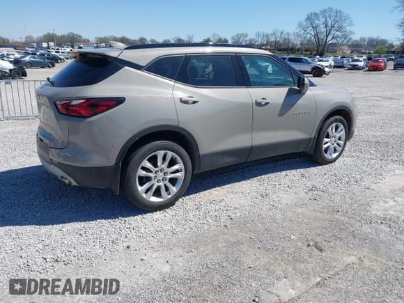 ✅ 2021 Chevrolet Blazer LT • VIN: 3GNKBDR47MS560250 • Лот: 41863483. Опубликован ранее на IAAI с пробегом 69 207 миль. Бесплатный доступ к архиву аукционных продаж из США и подробный отчёт об истории автомобиля на DreamBid. Изображение 4.