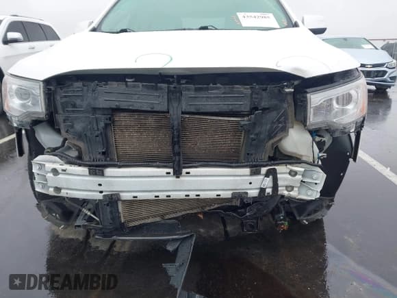 ✅ 2019 GMC Acadia Denali • VIN: 1GKKNPLS0KZ293773 • Lot: 43542985. Listed on IAAI with 117,447 mi. Free auction sales archive from the USA and detailed vehicle history report at DreamBid. Image 6.