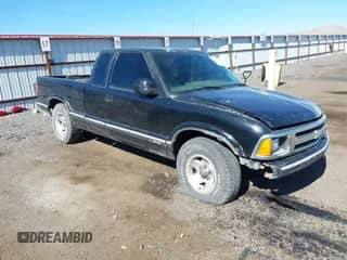 1997 Chevrolet S-10 LS with VIN 1GCCS1949V8179456, listed as a IAAI auction lot 42369613 with 151,094 mi miles and . Bid and sale history available at DreamBid. Image 1.