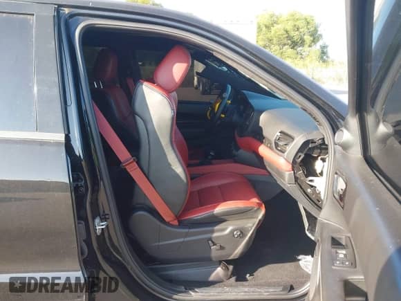 2024 Dodge Durango SRT Hellcat Premium z VIN 1C4SDJH96RC185740, wystawiony jako IAAI lot #42601912 z przebiegiem Nie podano mil oraz . Historia ofert i sprzedaży dostępna na DreamBid. Obrazek 5.