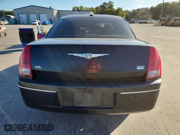✅ 2007 Chrysler 300 Touring • VIN: 2C3KA53G37H659230 • Lot: 85290135. Listed on Copart with 145,323 mi. Free auction sales archive from the USA and detailed vehicle history report at DreamBid. Image 6.