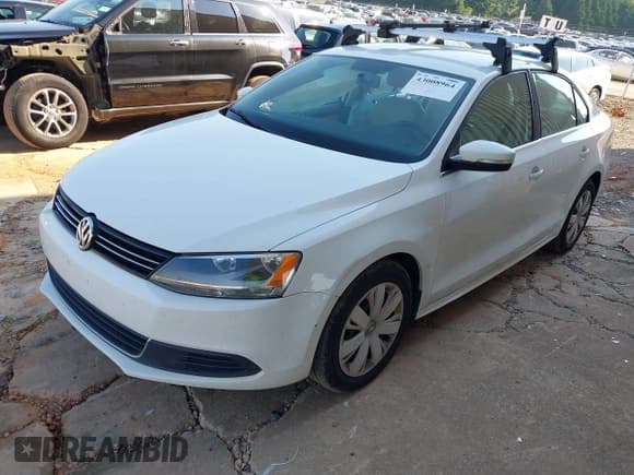 ✅ 2013 Volkswagen Jetta SE • VIN: 3VWBX7AJ7DM256270 • Lot: 43008964. Listed on IAAI with 195,269 mi. Free auction sales archive from the USA and detailed vehicle history report at DreamBid. Image 2.