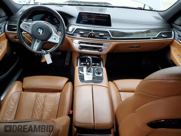 ✅ 2022 BMW 7 Series 750i xDrive • VIN: WBA7U2C06NCJ19281 • Lot: 92011085. Listed on Copart with 49,886 mi. Free auction sales archive from the USA and detailed vehicle history report at DreamBid. Image 8.