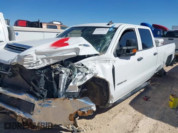 ✅ 2018 Chevrolet Silverado 2500HD Work Truck • VIN: 1GC1KUEY9JF210583 • Лот: 43551671. Опубликован ранее на IAAI с пробегом Не указан. Бесплатный доступ к архиву аукционных продаж из США и подробный отчёт об истории автомобиля на DreamBid. Изображение 2.
