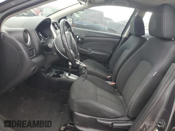 ✅ 2016 Nissan Versa S • VIN: 3N1CN7AP8GL907582 • Lot: 86695305. Wystawiony na Copart z przebiegiem 128 555 mil. Bezpłatny archiwum sprzedaży aukcyjnych z USA i szczegółowy raport historii pojazdu na DreamBid. Zdjęcie 7.