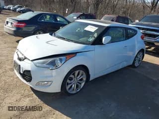 ✅ 2013 Hyundai Veloster w/Black Int • VIN: KMHTC6AD3DU164328 • Lot: 41706019. Wystawiony na IAAI z przebiegiem 106 976 mil. Bezpłatny archiwum sprzedaży aukcyjnych z USA i szczegółowy raport historii pojazdu na DreamBid. Zdjęcie 2.