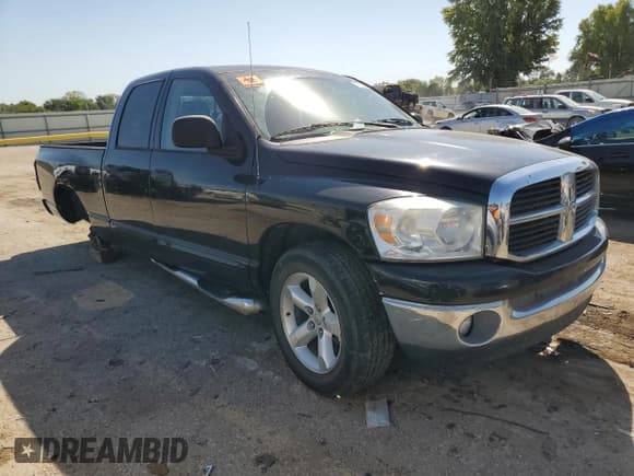 ✅ 2007 Dodge 1500 SLT • VIN: 1D7HA182X7S132036 • Лот: 74792434. Опубликован ранее на Copart с пробегом 113 575 миль. Бесплатный доступ к архиву аукционных продаж из США и подробный отчёт об истории автомобиля на DreamBid. Изображение 4.