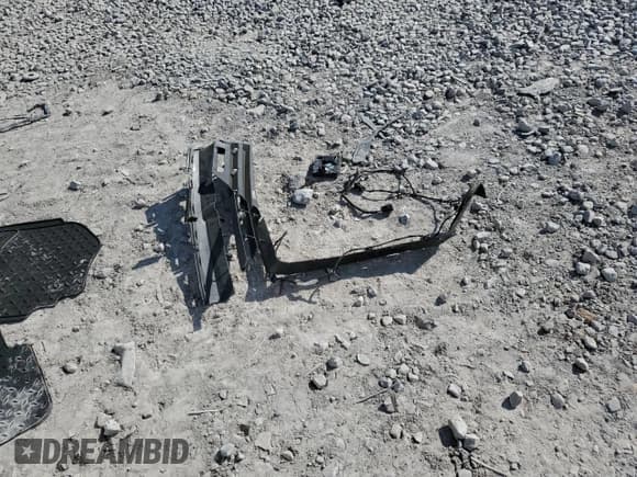 ✅ 2017 Chevrolet Camaro 1LT • VIN: 1G1FB3DS2H0127564 • Lot: 84634785. Listed on Copart with 76,681 mi. Free auction sales archive from the USA and detailed vehicle history report at DreamBid. Image 12.