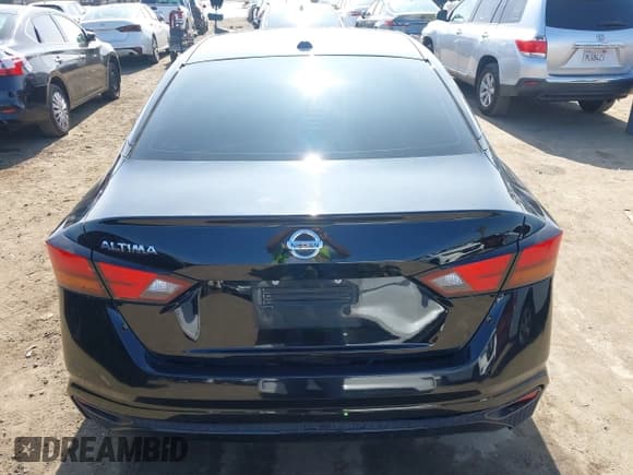✅ 2020 Nissan Altima S • VIN: 1N4BL4BV3LC235372 • Lot: 43588816. Listed on IAAI with 170,296 mi. Free auction sales archive from the USA and detailed vehicle history report at DreamBid. Image 16.